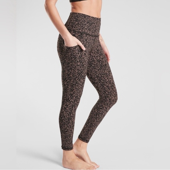 Athleta Salutation Stash Pocket Gravel II 7/8 Tight in Mineral Brown, Size Small - Picture 5 of 10